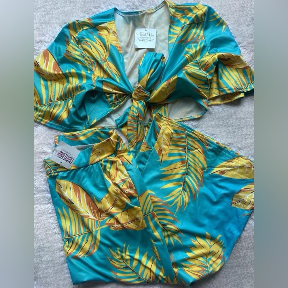 Touch of Nina Blue and Yellow Leaf Blouse